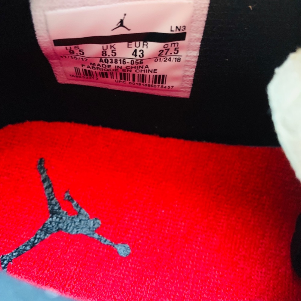 **8 HOUR PRICE DROP**4PM AIR JORDAN 4 RETRO - Picture 8 of 8